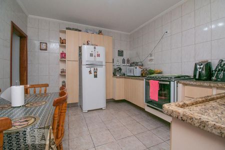 Casa à venda com 120m², 4 quartos e 2 vagas Casa à venda com 120m², 4 quartos e 2 vagasCozinha