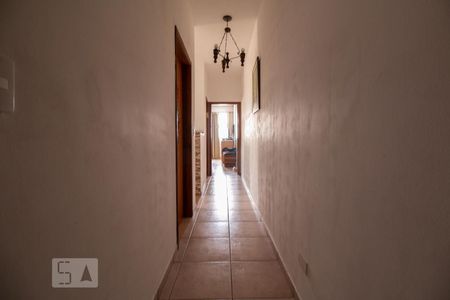 Casa à venda com 120m², 4 quartos e 2 vagas Casa à venda com 120m², 4 quartos e 2 vagasCorredor
