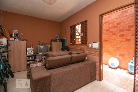 Casa à venda com 120m², 4 quartos e 2 vagas Casa à venda com 120m², 4 quartos e 2 vagasEdicula