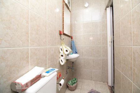 Casa à venda com 120m², 4 quartos e 2 vagas Casa à venda com 120m², 4 quartos e 2 vagasBanheiro Edicula