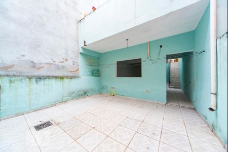 Casa à venda com 200m², 3 quartos e 2 vagas Casa à venda com 200m², 3 quartos e 2 vagasQuintal Fundos