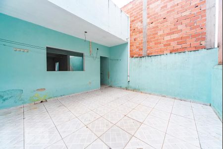 Casa à venda com 200m², 3 quartos e 2 vagas Casa à venda com 200m², 3 quartos e 2 vagasQuintal Fundos