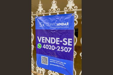 Casa à venda com 200m², 3 quartos e 2 vagas Casa à venda com 200m², 3 quartos e 2 vagasPlaca Instalada