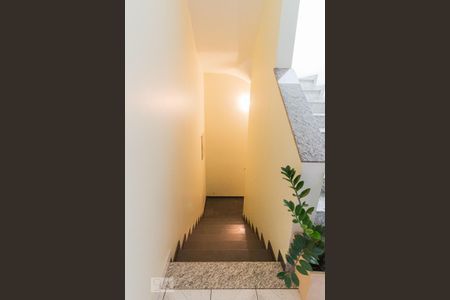 Escada - Garagem de casa à venda com 3 quartos, 278m² em Vila Valparaíso, Santo André