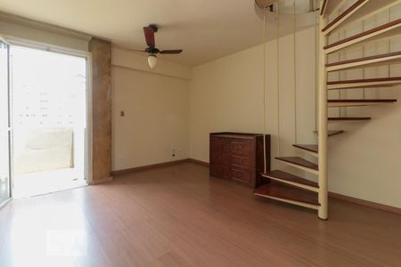 Suíte de apartamento para alugar com 2 quartos, 135m² em Jardins, São Paulo