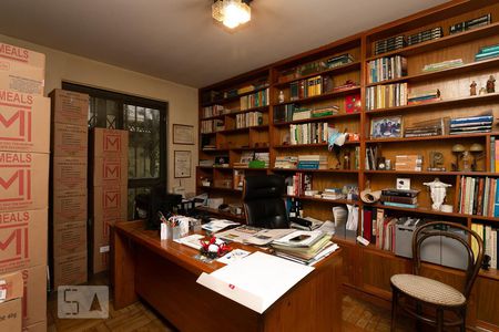 Escritório de casa à venda com 5 quartos, 450m² em Alto de Pinheiros, São Paulo
