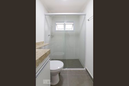 Banheiro de kitnet/studio para alugar com 1 quarto, 28m² em Bela Vista, São Paulo