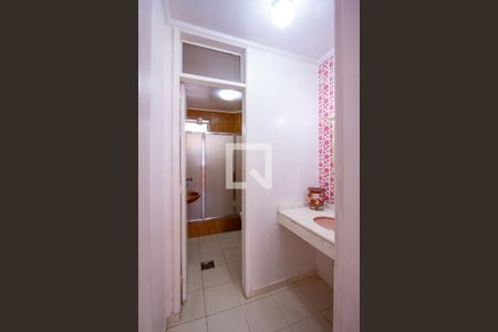 Apartamento à venda com 120m², 3 quartos e sem vaga Apartamento à venda com 120m², 3 quartos e sem vagaLavabo