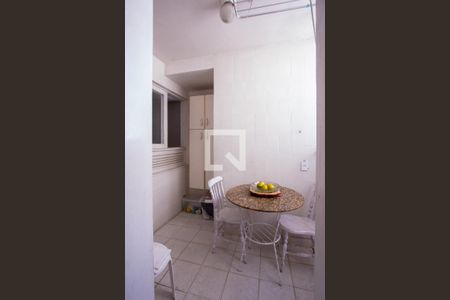 Apartamento à venda com 120m², 3 quartos e sem vaga Apartamento à venda com 120m², 3 quartos e sem vagaÁrea de Serviço