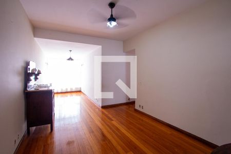 Apartamento à venda com 120m², 3 quartos e sem vaga Apartamento à venda com 120m², 3 quartos e sem vagaSala
