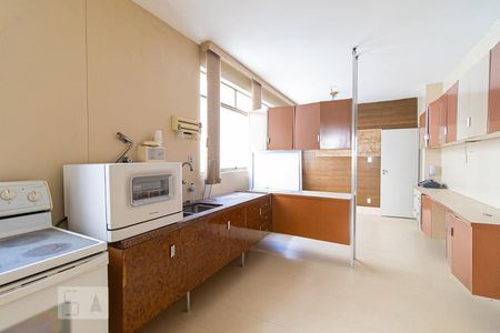 Apartamento à venda com 200m², 4 quartos e 2 vagasCozinha