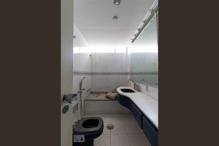 Apartamento à venda com 200m², 4 quartos e 2 vagasBanheiro da Suíte