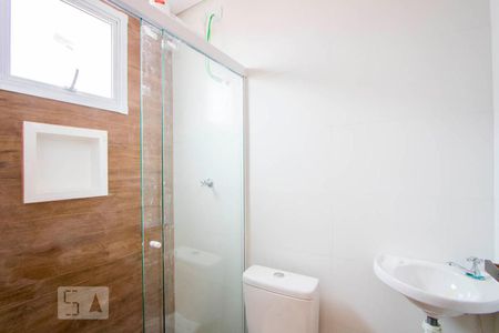 Banheiro de kitnet/studio para alugar com 1 quarto, 11m² em Vila São Pedro, Santo André