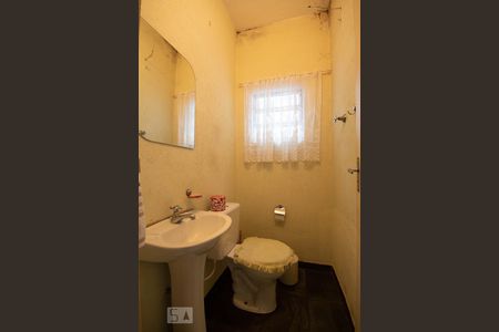 Casa para alugar com 205m², 4 quartos e 1 vaga Casa para alugar com 205m², 4 quartos e 1 vagaBanheiro de Serviço