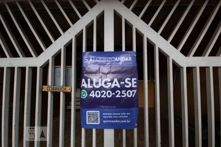 Casa para alugar com 205m², 4 quartos e 1 vaga Casa para alugar com 205m², 4 quartos e 1 vagaPlaca