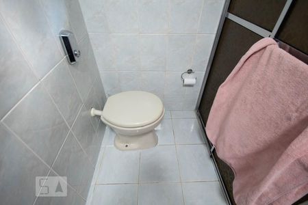 Casa para alugar com 205m², 4 quartos e 1 vaga Casa para alugar com 205m², 4 quartos e 1 vagaBanheiro