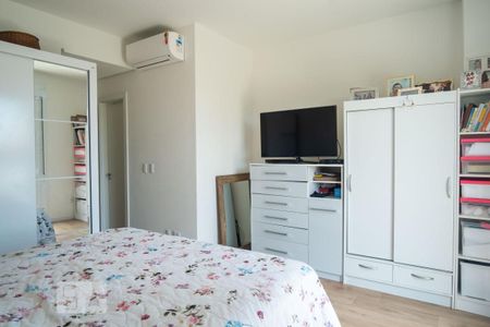 Casa de condomínio à venda com 211m², 3 quartos e 4 vagas Casa de condomínio à venda com 211m², 3 quartos e 4 vagasSuíte 3