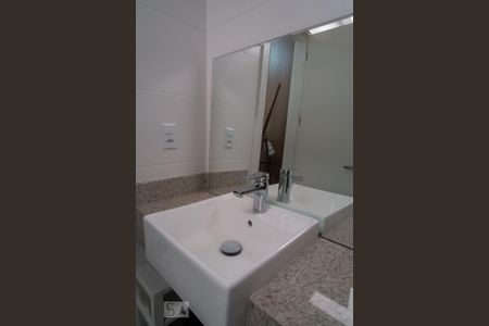 Casa de condomínio à venda com 211m², 3 quartos e 4 vagas Casa de condomínio à venda com 211m², 3 quartos e 4 vagasBanheiro da Suíte 2