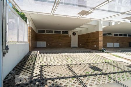 Casa de condomínio à venda com 211m², 3 quartos e 4 vagas Casa de condomínio à venda com 211m², 3 quartos e 4 vagasGaragem