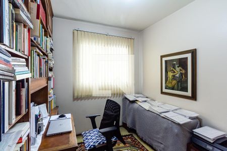 Apartamento à venda com 166m², 3 quartos e 2 vagas Apartamento à venda com 166m², 3 quartos e 2 vagasEscritório