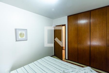 Apartamento à venda com 166m², 3 quartos e 2 vagas Apartamento à venda com 166m², 3 quartos e 2 vagasQuarto 2