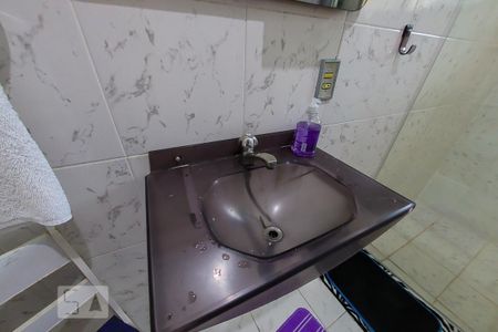 Casa à venda com 300m², 8 quartos e 2 vagas Casa à venda com 300m², 8 quartos e 2 vagasLavabo