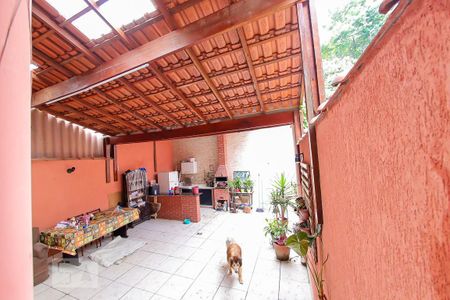 Casa à venda com 300m², 8 quartos e 2 vagas Casa à venda com 300m², 8 quartos e 2 vagasQuintal