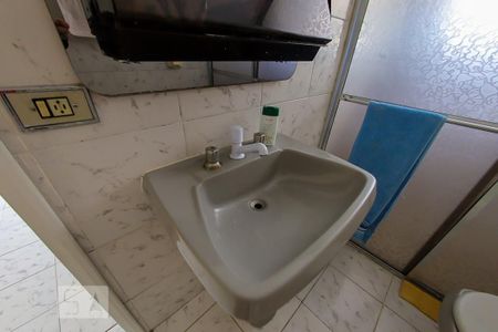 Casa à venda com 300m², 8 quartos e 2 vagas Casa à venda com 300m², 8 quartos e 2 vagasBanheiro da Suite