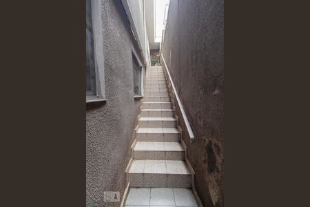 Casa à venda com 260m², 6 quartos e 2 vagasEscada - casa 2