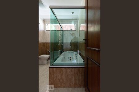 Casa à venda com 280m², 3 quartos e 2 vagasBanheiro da Suíte