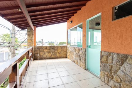Casa à venda com 280m², 3 quartos e 2 vagasVaranda