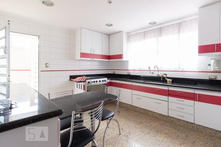 Casa à venda com 280m², 3 quartos e 2 vagasCozinha