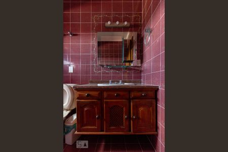Casa à venda com 280m², 3 quartos e 2 vagasBanheiro