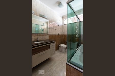 Casa à venda com 280m², 3 quartos e 2 vagasBanheiro da Suíte