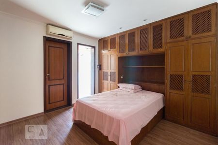 Casa à venda com 280m², 3 quartos e 2 vagasSuíte 