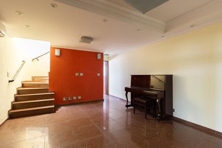 Sala de casa à venda com 3 quartos, 280m² em Vila Pereira Barreto, São Paulo