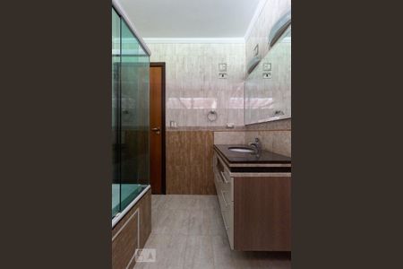 Casa à venda com 280m², 3 quartos e 2 vagasBanheiro da Suíte