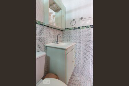 Casa à venda com 280m², 3 quartos e 2 vagasBanheiro de Serviço