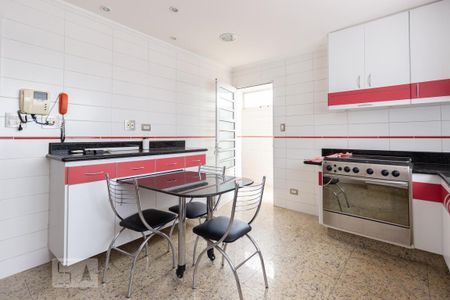 Casa à venda com 280m², 3 quartos e 2 vagasCozinha