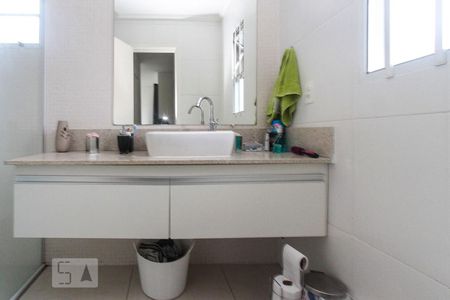 Casa para alugar com 125m², 3 quartos e 3 vagasSuite