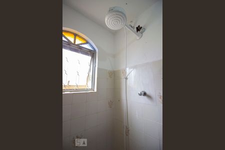 Casa à venda com 400m², 3 quartos e 2 vagasChuveiro