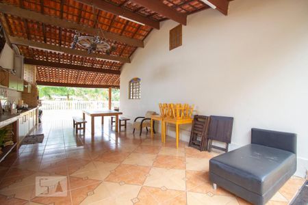 Casa à venda com 400m², 3 quartos e 2 vagasChurrasqueira