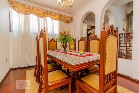 Sala de casa à venda com 4 quartos, 420m² em Cristal, Porto Alegre