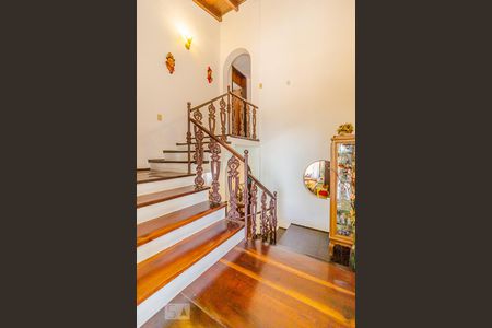 Escada de casa à venda com 4 quartos, 420m² em Cristal, Porto Alegre