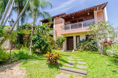 Casa à venda com 420m², 4 quartos e 4 vagasFachada