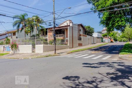 Casa à venda com 420m², 4 quartos e 4 vagasFachada
