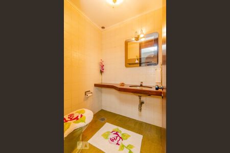 Casa à venda com 420m², 4 quartos e 4 vagasBanheiro 2