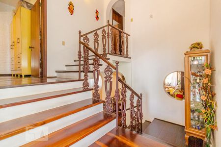 Escada de casa à venda com 4 quartos, 420m² em Cristal, Porto Alegre