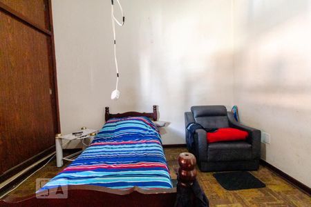 Casa à venda com 244m², 4 quartos e 3 vagasQuarto 2