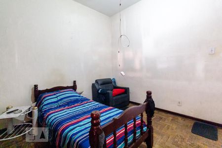 Casa à venda com 244m², 4 quartos e 3 vagasQuarto 2